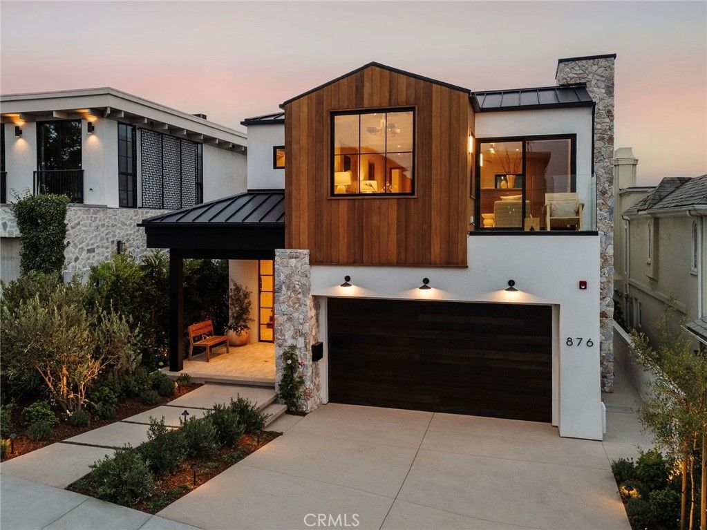 Attached, Exterior, Facade, Modern