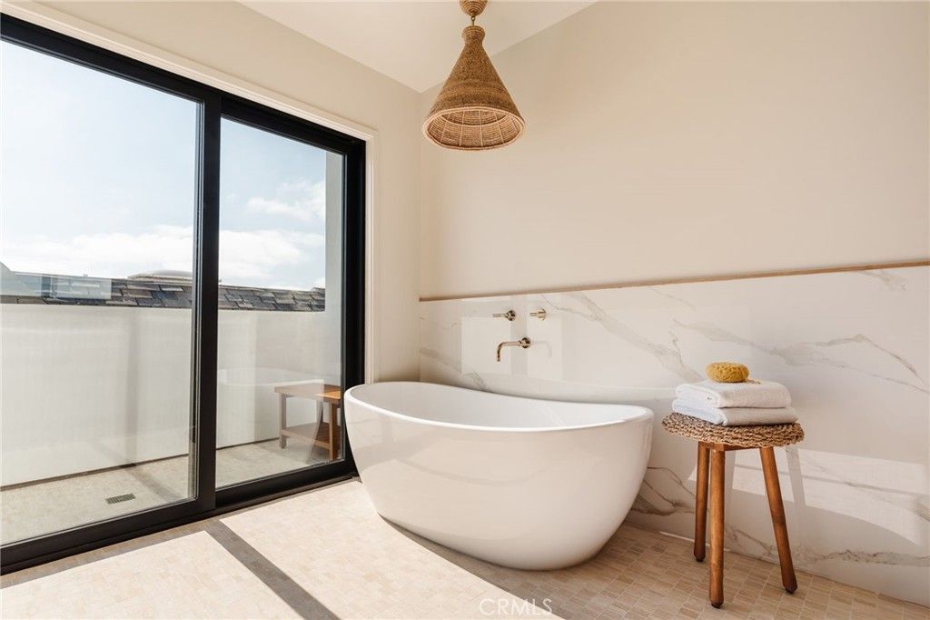 Bathroom, Free Standing Baths, Glass Shower, Interior