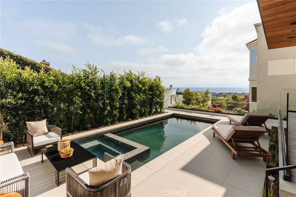 Exterior, Pool, Water