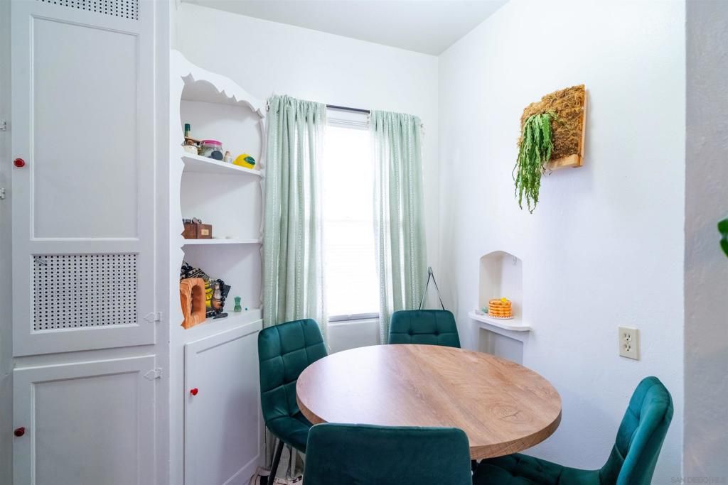 Dining room, Interior