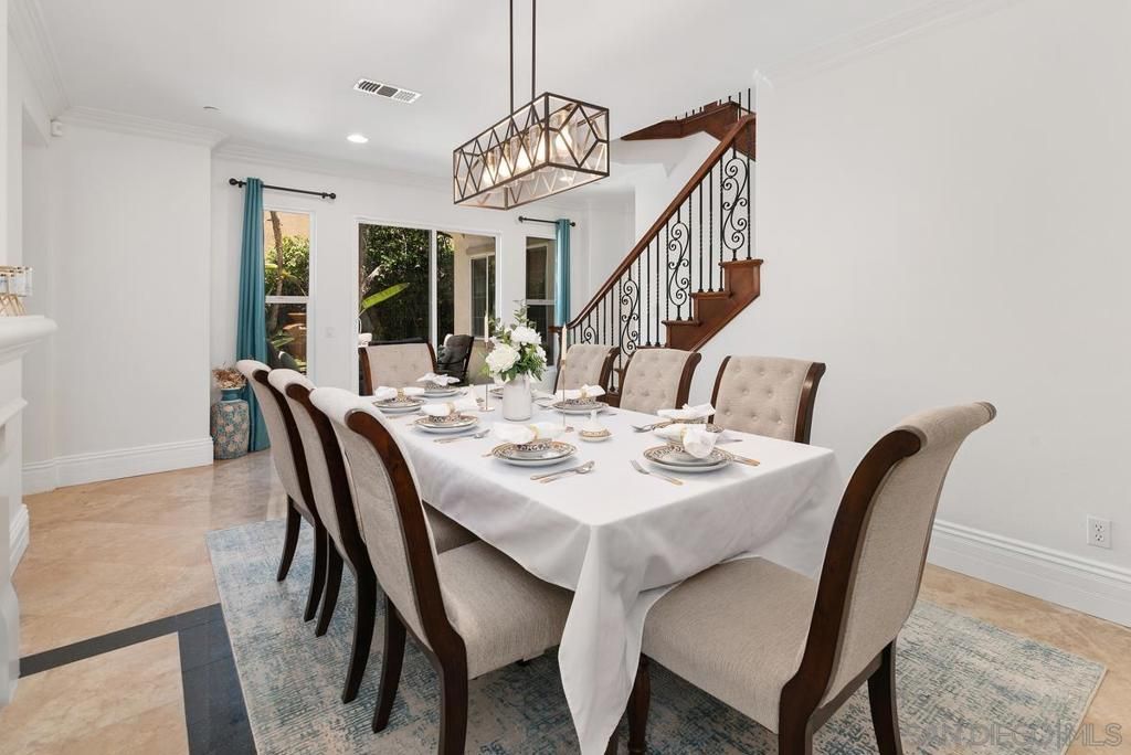 Dining room, Interior, Pendant Lights, Recessed Lighting