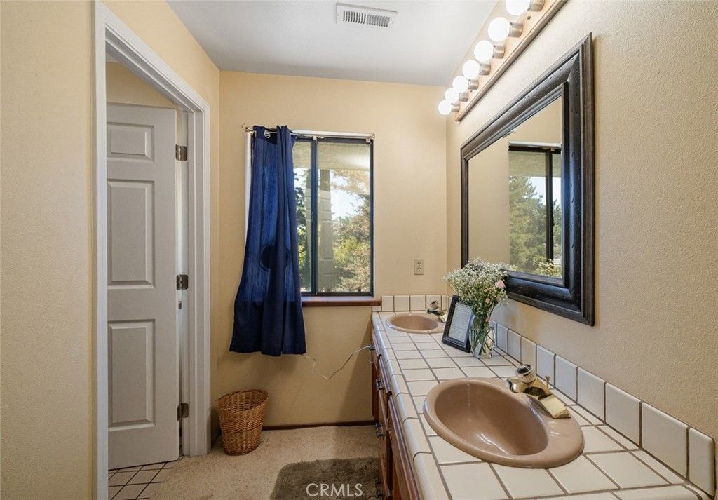 Bathroom, Interior, Tile Countertops