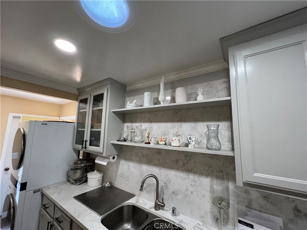 Interior, Kitchen, Recessed Lighting, Washer