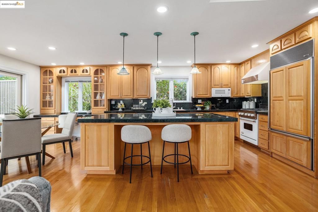 Dining room, Interior, Kitchen, Pendant Lights, Recessed Lighting, Wood Texture Flooring