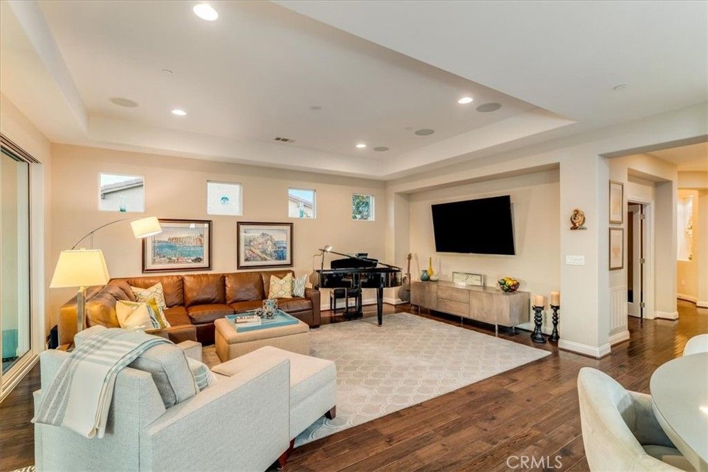 Interior, Living room, Piano, Recessed Lighting, Wood Texture Flooring