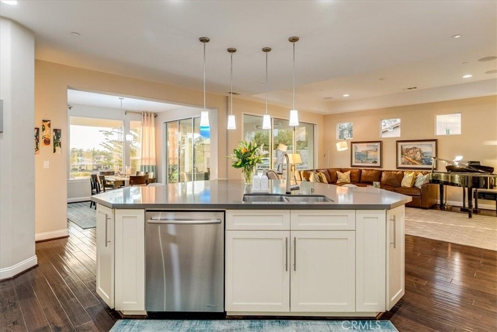 Dining room, Interior, Kitchen, Living room, Pendant Lights, Recessed Lighting, Stainless Steel Appliances, Wood Texture Flooring
