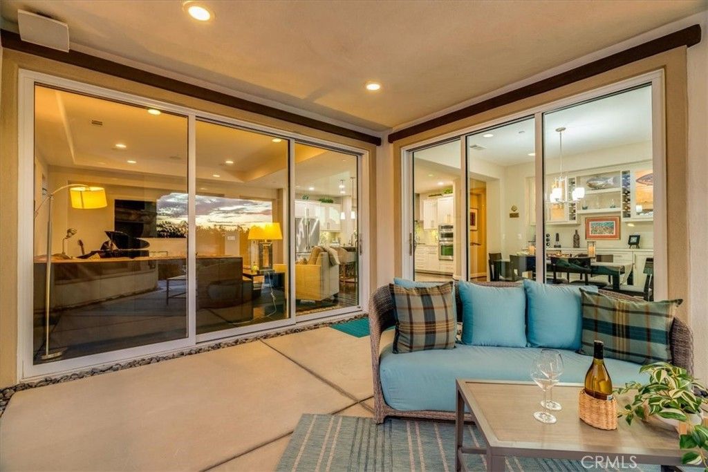 Interior, Living room, Pendant Lights, Recessed Lighting