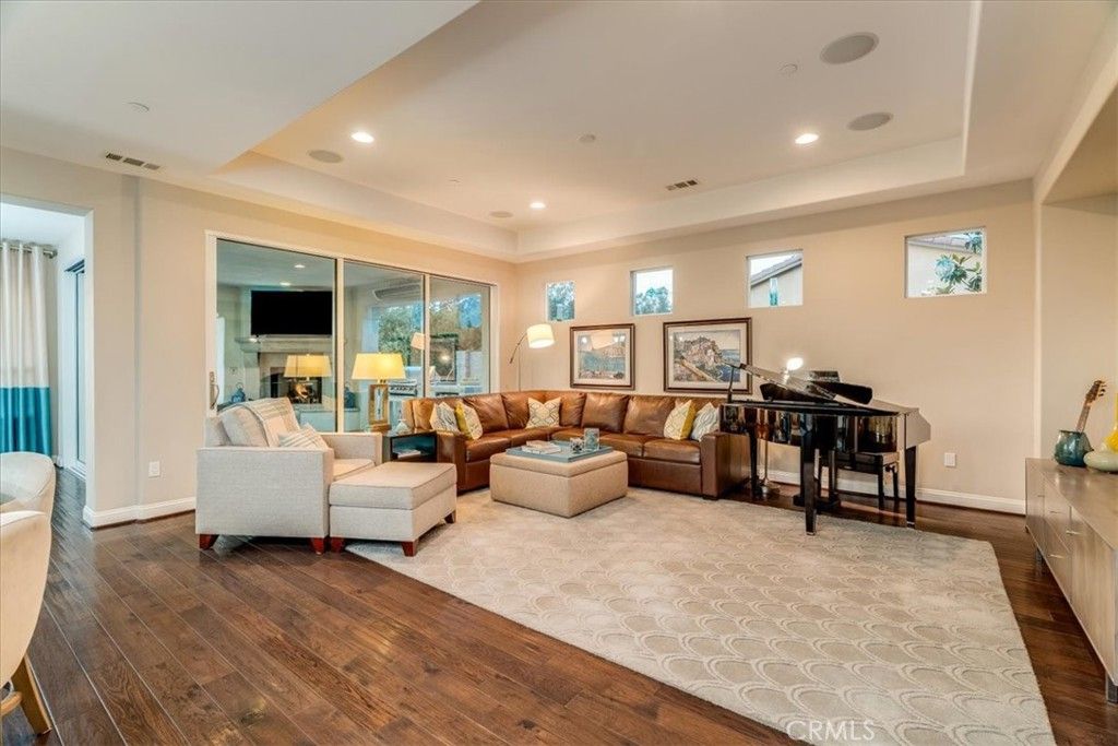Interior, Living room, Piano, Recessed Lighting, Wood Texture Flooring