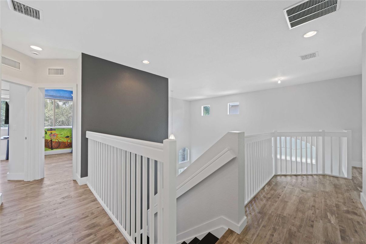 Interior, Recessed Lighting, Wood Texture Flooring