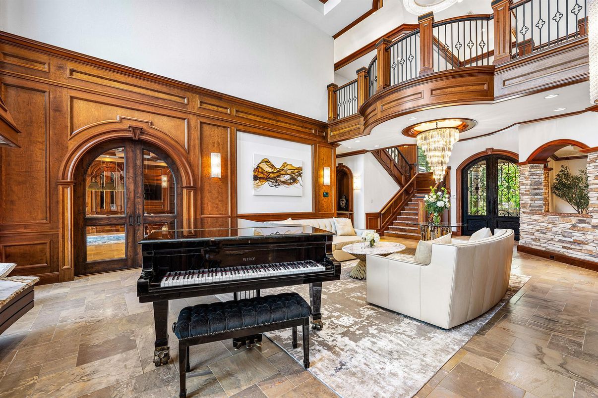 Interior, Living room, Piano, Recessed Lighting, Wooden Walls