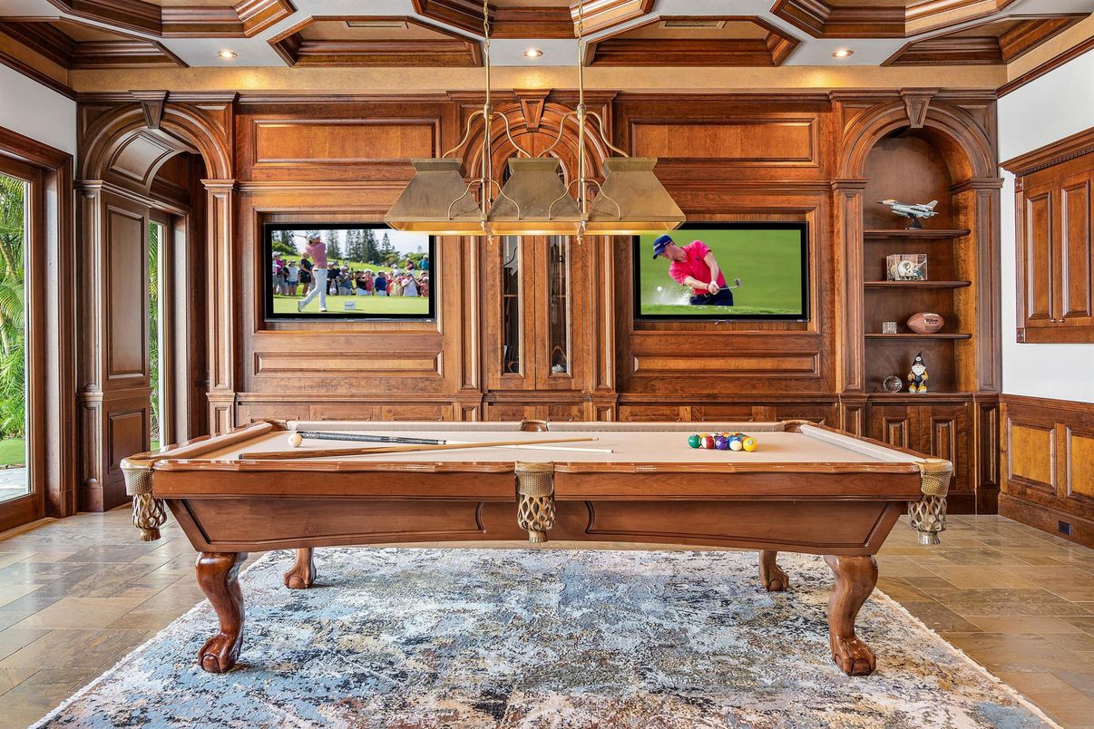 Billiard Table, Game Room, Interior, Recessed Lighting, Wooden Beams