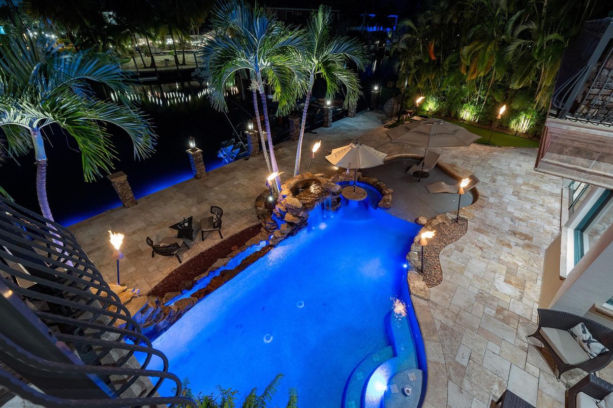 Exterior, Pool