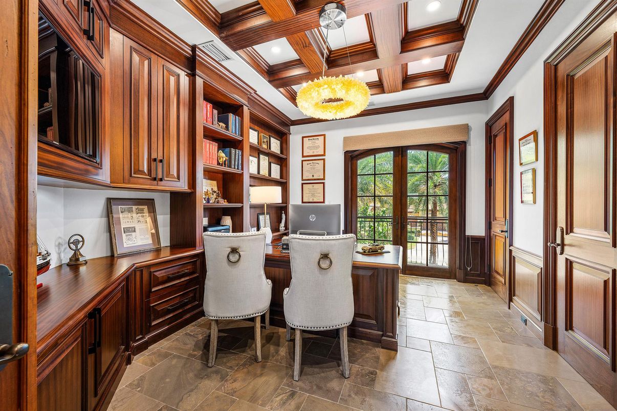 Home Office, Interior, Recessed Lighting, Wooden Beams