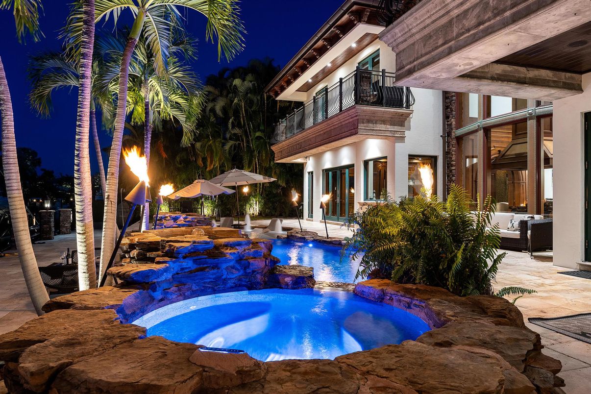 Exterior, Pool