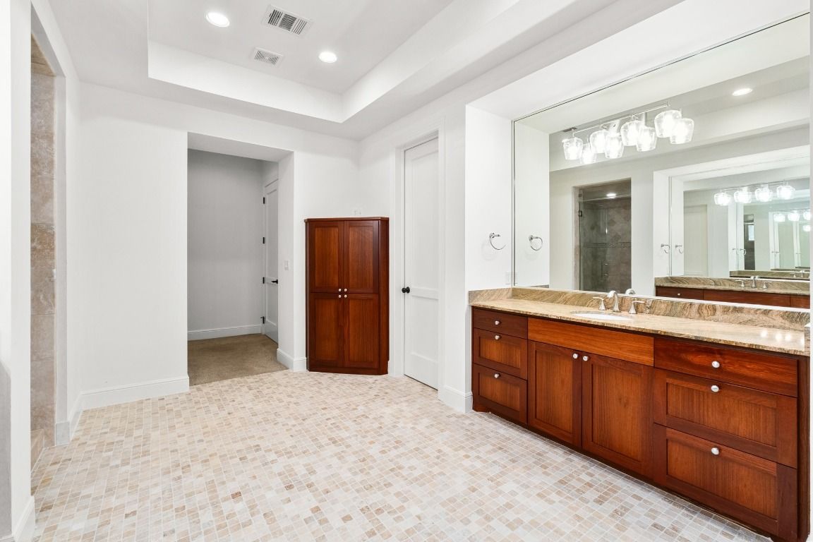 Bathroom, Interior, Recessed Lighting