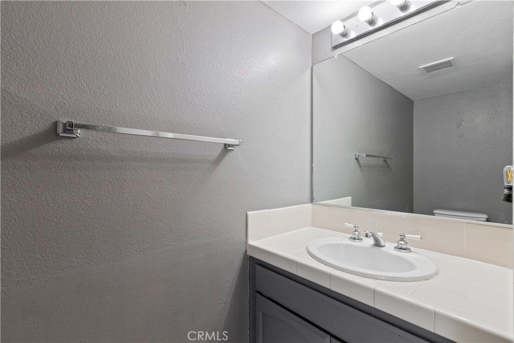 Bathroom, Interior, Tile Countertops