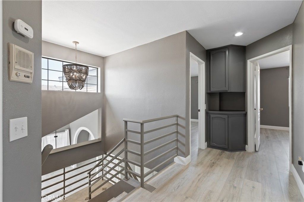 Interior, Pendant Lights, Recessed Lighting, Wood Texture Flooring