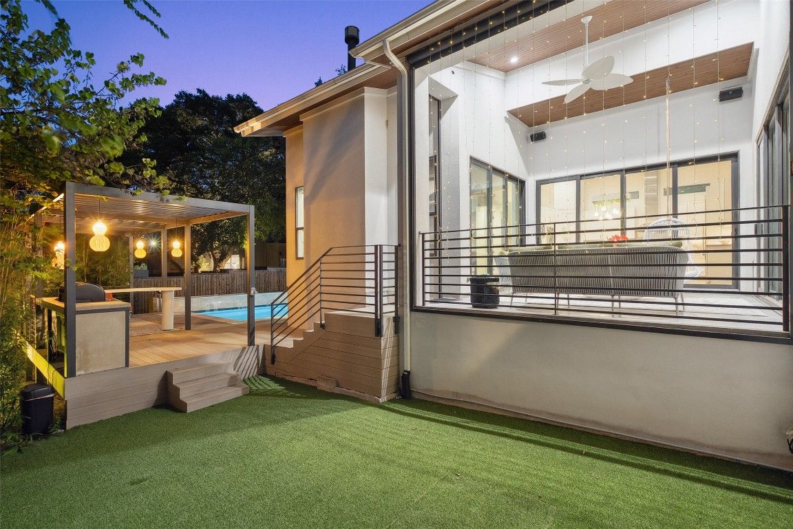 Exterior, Pool