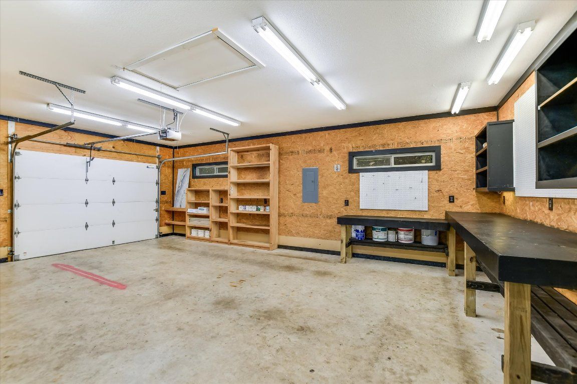 Garage, Interior