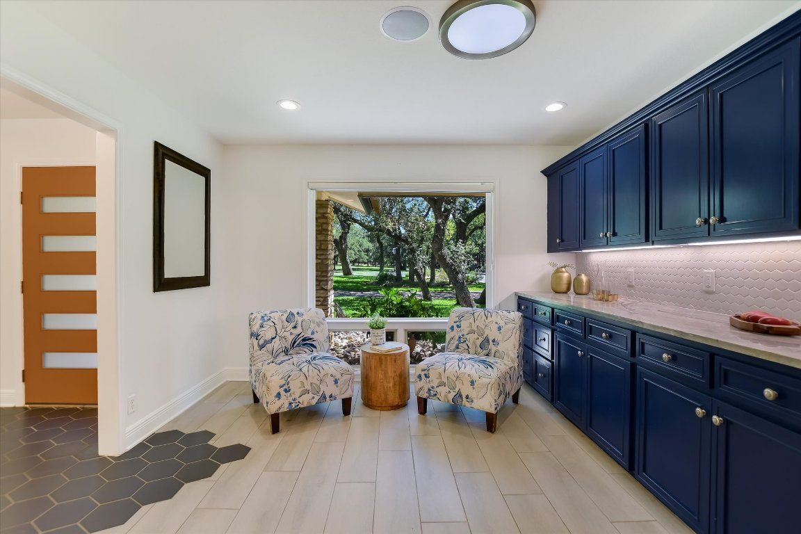 Interior, Recessed Lighting, Wood Texture Flooring