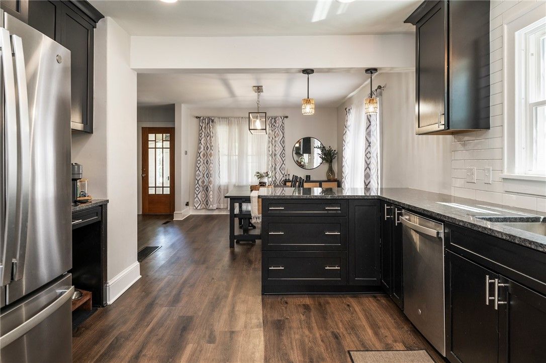 Dining room, Interior, Kitchen, Pendant Lights, Stainless Steel Appliances, Wood Texture Flooring
