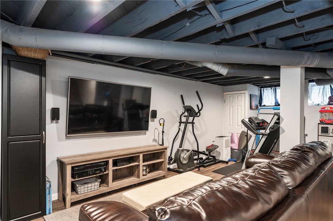 Fitness Equipment, Interior, Living room, Recessed Lighting