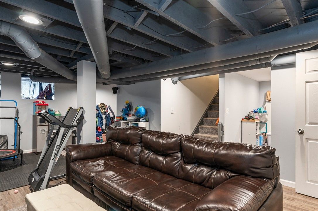 Fitness Equipment, Interior, Recessed Lighting, Wood Texture Flooring