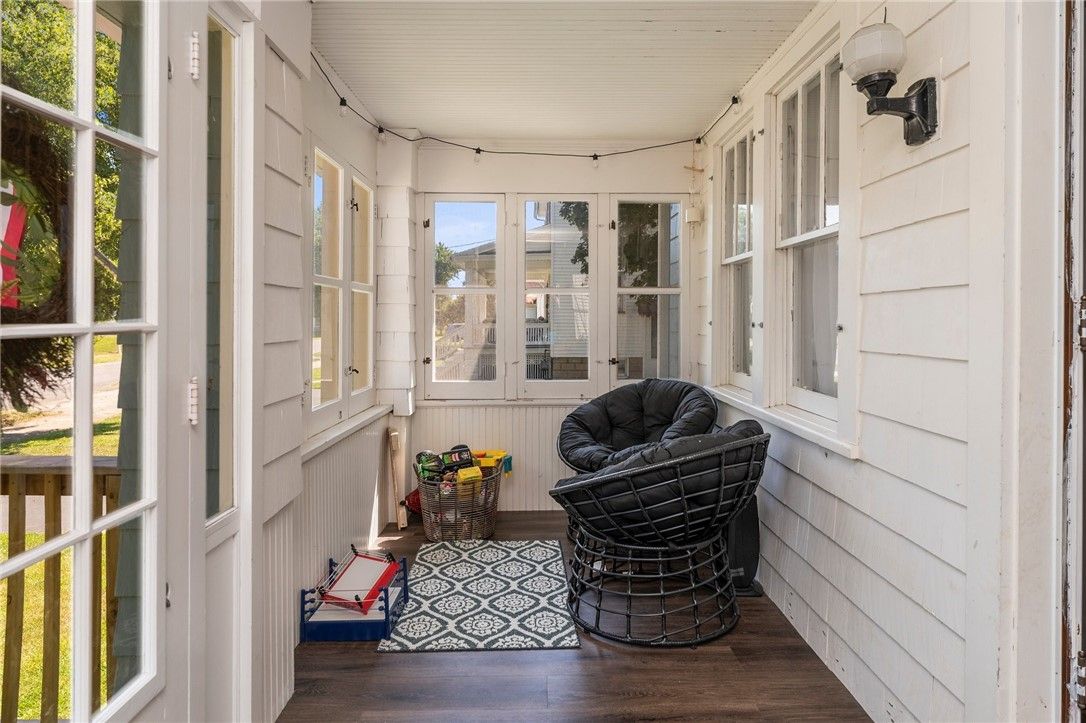 Interior, Sun Room, Wood Texture Flooring