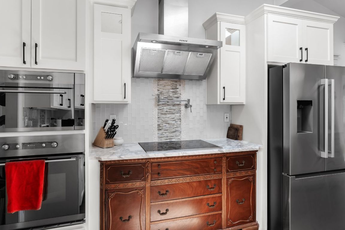 Interior, Kitchen, Stainless Steel Appliances