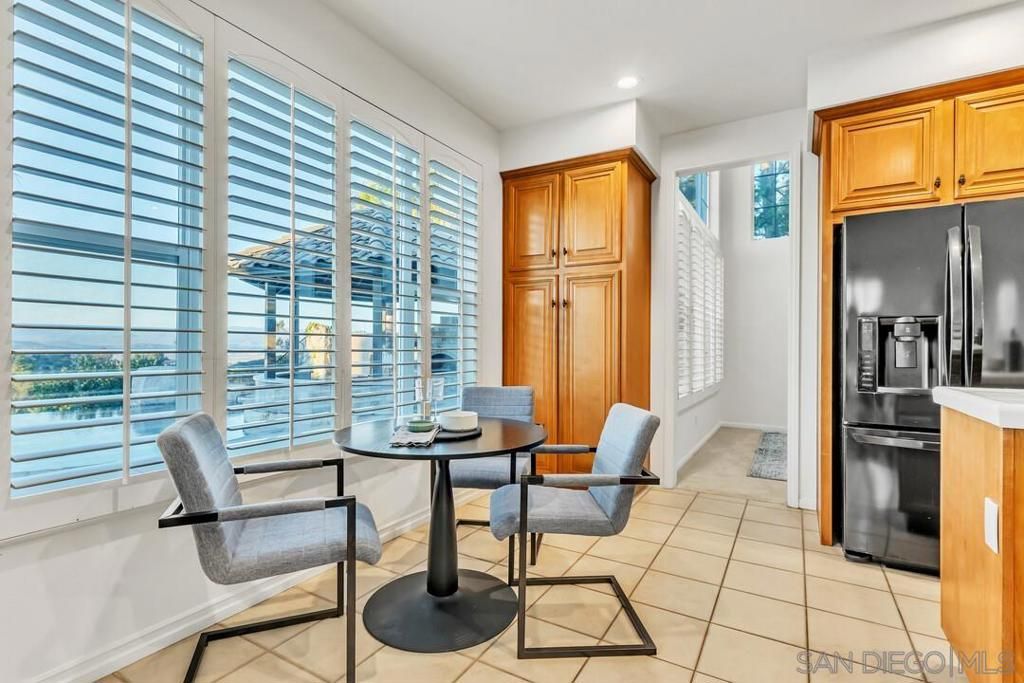Dining room, Interior, Kitchen, Recessed Lighting