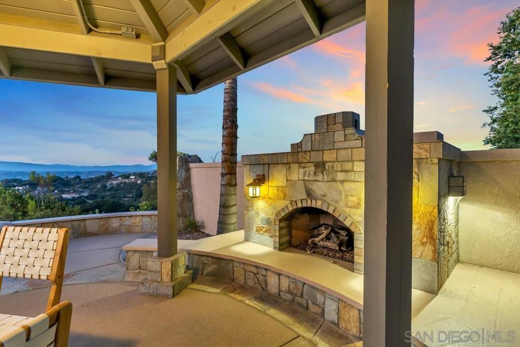 Exterior, Fireplace