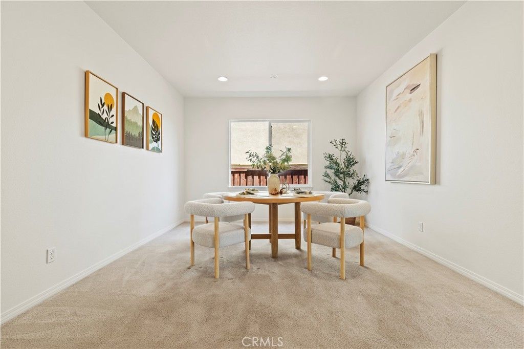 Dining room, Interior, Recessed Lighting