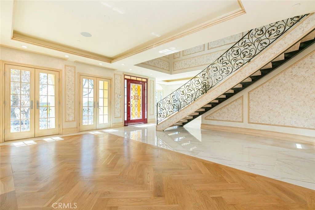 Interior, Marble, Recessed Lighting, Wood Texture Flooring