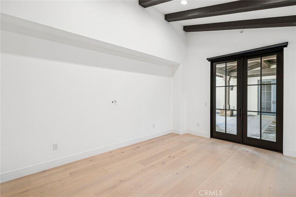 Empty room, Interior, Recessed Lighting, Wooden Beams, Wood Texture Flooring