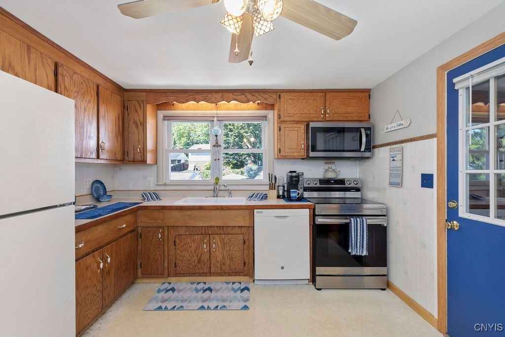 Interior, Kitchen, Stainless Steel Appliances