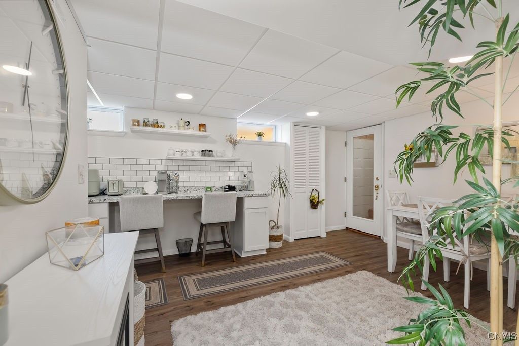 Interior, Recessed Lighting, Wood Texture Flooring