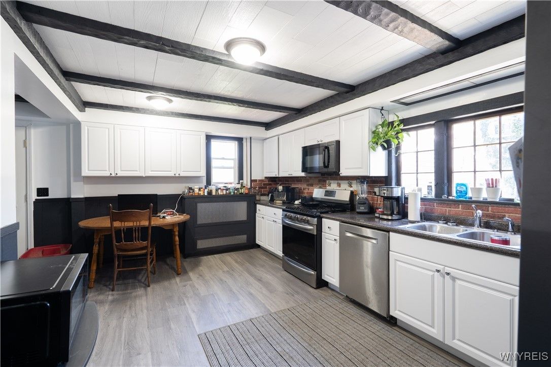 Dining room, Interior, Kitchen, Stainless Steel Appliances, Wooden Beams, Wood Texture Flooring