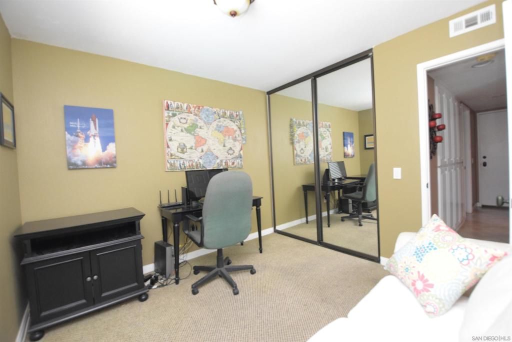 Home Office, Interior