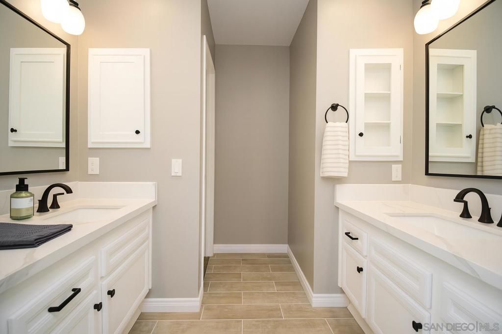 Bathroom, Dual Sink Vanities, Interior