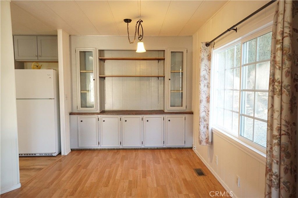 Interior, Kitchen, Pendant Lights, Wood Texture Flooring