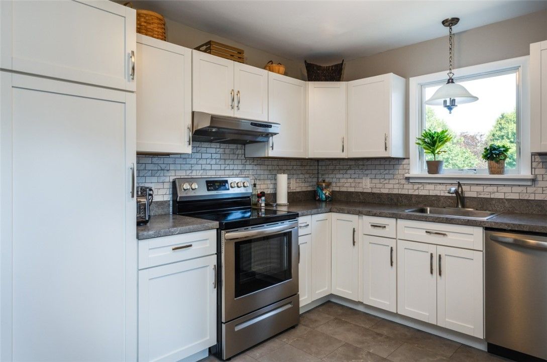 Interior, Kitchen, Pendant Lights, Stainless Steel Appliances