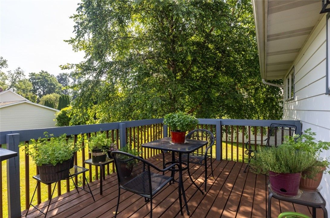 Exterior, Wood Texture Flooring