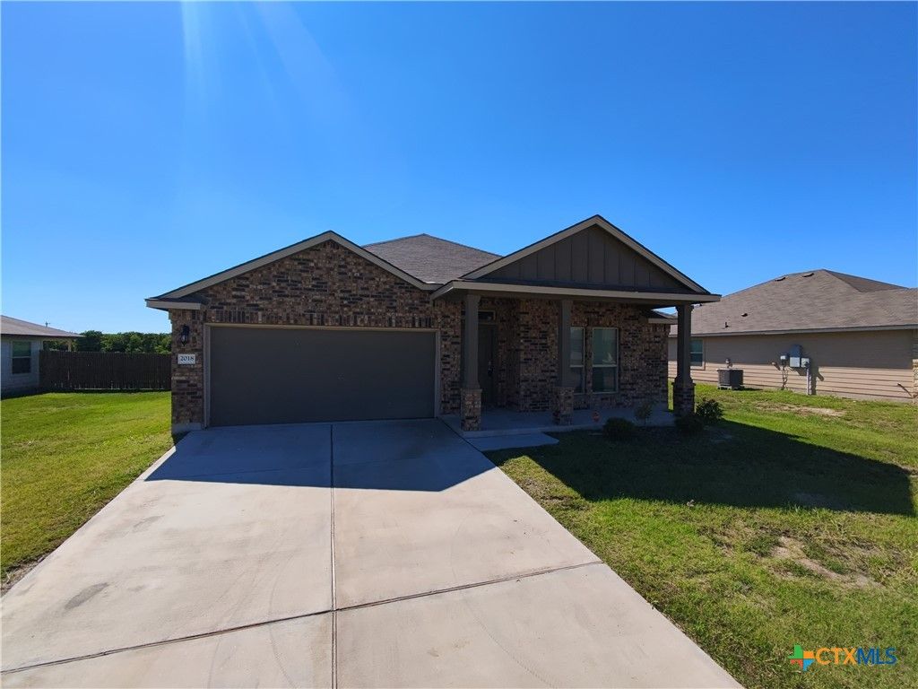 Attached, Exterior, Facade, Brick Facade, Ranch