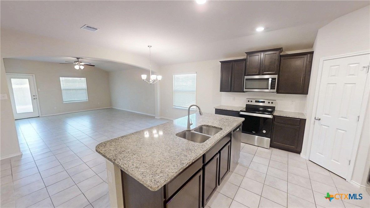 Chandelier, Interior, Kitchen, Recessed Lighting, Stainless Steel Appliances