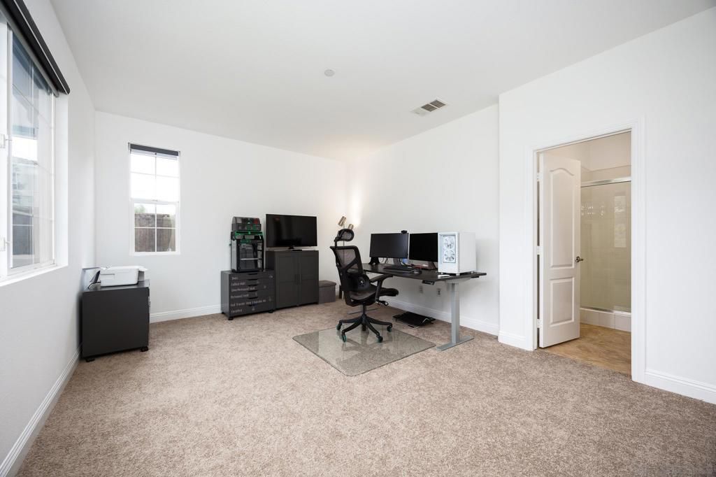 Home Office, Interior