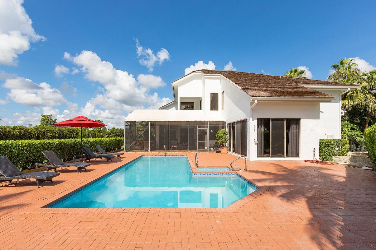 Exterior, Pool