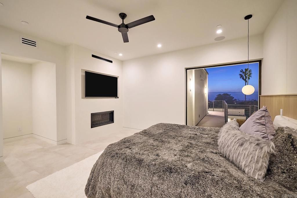Bedroom, Fireplace, Interior, Pendant Lights, Recessed Lighting