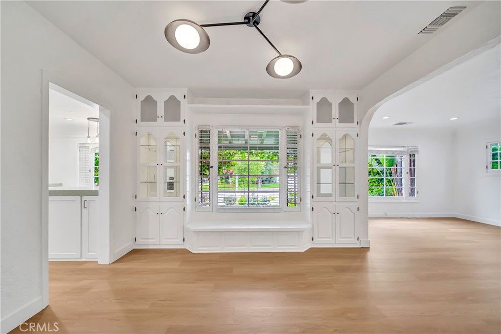 Interior, Pendant Lights, Recessed Lighting, Wood Texture Flooring