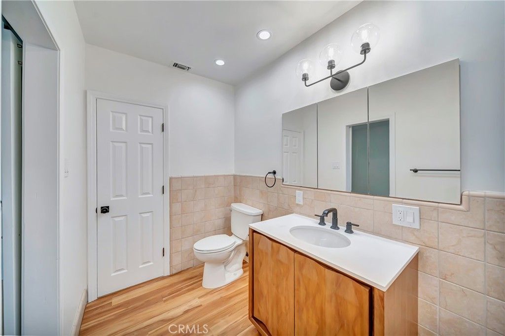 Bathroom, Interior, Recessed Lighting, Wood Texture Flooring
