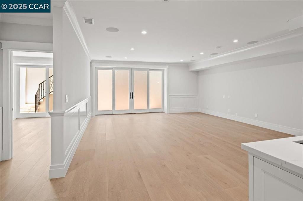 Empty room, Interior, Recessed Lighting, Wood Texture Flooring